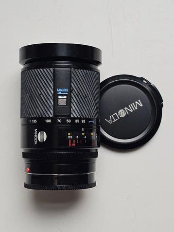 Minolta Maxxum AF Zoom 4-4.5/28-135mm + 4/70-210mm Beercan