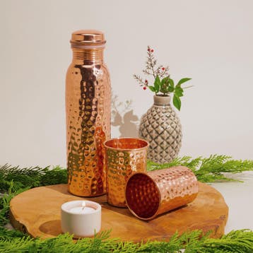 Puur koperen set van fles met 2 bekers gehamerd ± 950 ml, Ophalen of Verzenden, Nieuw
