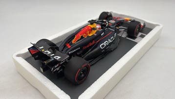 Minichamps 1:18 - Voiture miniature - Oracle Red Bull Racing