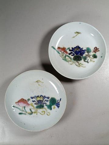 Bord (2) - Paire de assiettes / coupelles en porcelaine