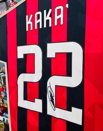 Kaká - Exclusive Hand Signed – AC Milan Retro Home Shirt, Verzamelen, Nieuw