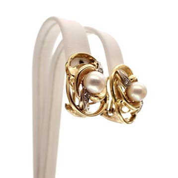 Vintage gouden oorclips met parel en diamanten; 0,08 ct., Gebruikt, Ophalen of Verzenden, Met edelsteen, Goud