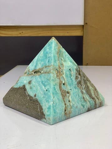 Blauwe aragoniet gepolijst Piramide - Hoogte: 14 cm -