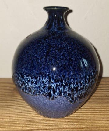 A.Kiessling - Eenbloemige vaas - chunky Lava Textuur,studio