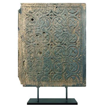 Erodeerde deel van het wandpaneel van een Balinees tempel -