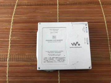 Sony - MZ-E700 Portable MiniDisc Player Walkman
