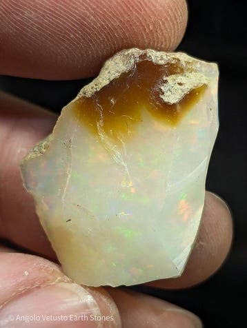 39,50 ct - Grote natuurlijke ruwe Welo edelopaal, met mooi