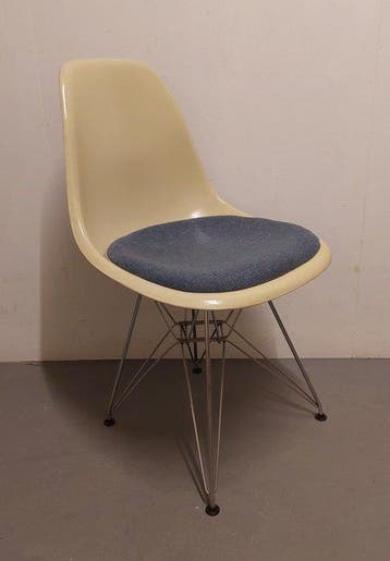 Herman Miller - Charles Eames - Stoel - Polyester, IJzer,, Antiek en Kunst