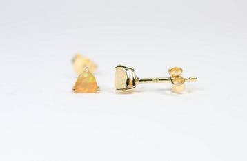 Ethiopisch opaal / Welo-opaal 2 oorstekers / nieuw- 0.6 g -, Collections