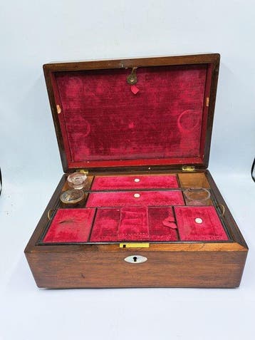 Boîte à bijoux - liste des tables - Acajou - Trousse de