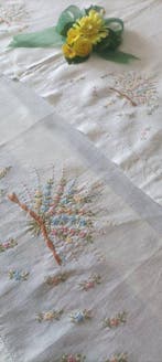 Zachte badhanddoeken met kleine bloemboeketten die met de, Antiek en Kunst