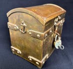 Poitrine - coffre au trésor - Bronze du foutoir - Coffre au