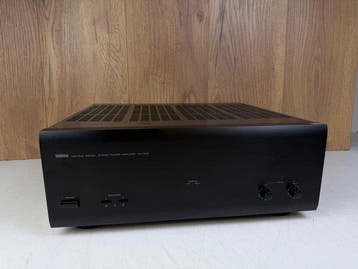 Yamaha - MX-630 Solid state versterker