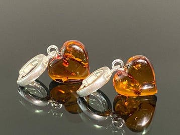 Fiery Romance: cognackleurige Baltische barnsteen