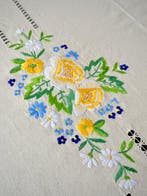 Tafelkleed (13) - 267 cm - 170 cm - Handgemaakt tafellaken