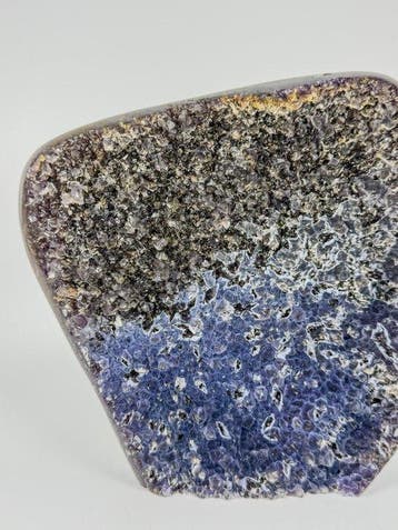 Quality rare standing amethyst - unique color composition, Verzamelen, Mineralen en Fossielen