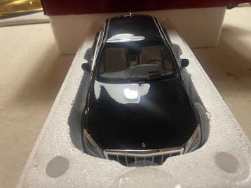 GT Spirit 1:18 - Modelauto - Brabus 900 Mercedes-Maybach