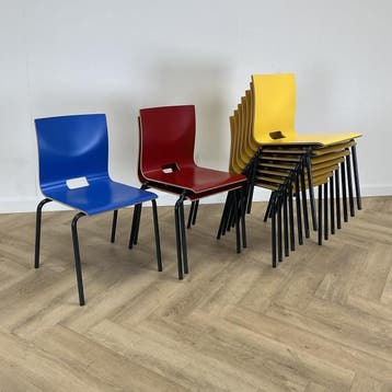 complete set van 10  kantinestoelen, blauw - geel en rood, Gebruikt, Zwart