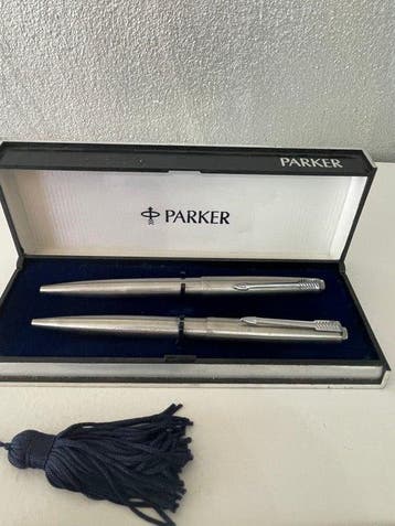 lot of 4 with Parker silver bookmark - Parure de stylos