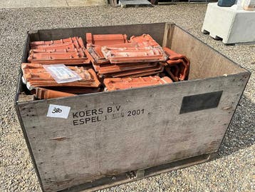 Lot dakpannen 120stuks Belfeld incl bak (Diverse), Ophalen of Verzenden, Nieuw