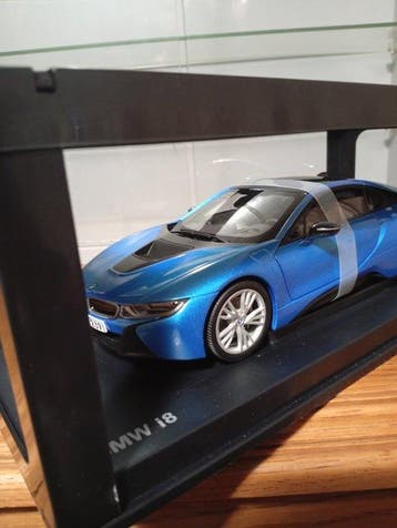 Paragon 1:18 - Voiture miniature - BMW i8 - Modèle BMW i8