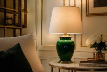 Lamp - Oude - Smaragdgroene kleur - Aardewerk, Messing, Antiek en Kunst