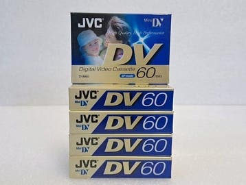 JVC , Fujifilm, Fuji, Maxell; 9 x mini DV cassettes Caméra