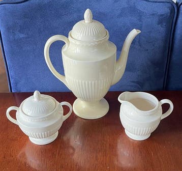 Wedgwood - Koffieservies (17) - Edme - Aardewerk - 17-delig