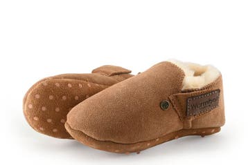 Warmbat Pantoffels Meisjes in maat 28 Cognac, Kinderen en Baby's, Verzenden, Schoenen, Zo goed als nieuw, Jongen of Meisje