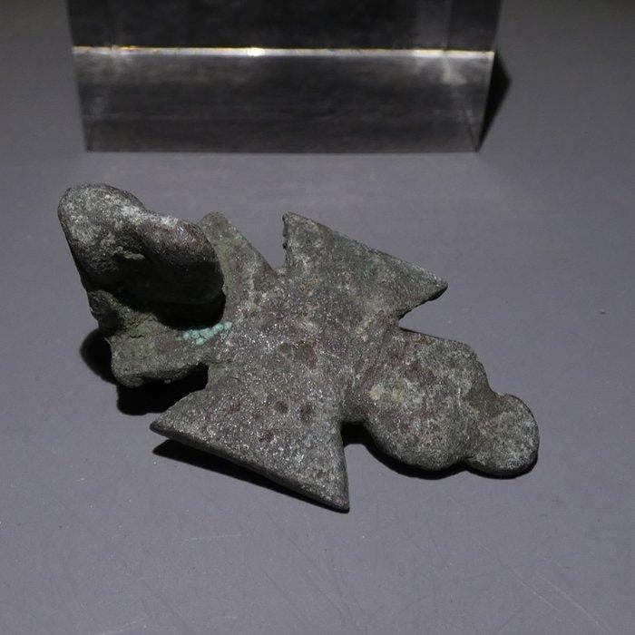Oud-Romeins Brons Kruis. 4,3 cm lang. 1e–2e eeuw n.Chr., Verzamelen, Mineralen en Fossielen
