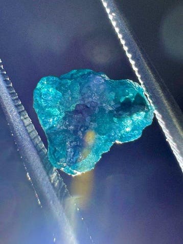 Natuurlijke ruwe blauwe schitterende diamant - 1,06 karaat -