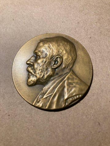 Belgique - Erepenningen van de K.U.L. Leuven voor Prof. Dr., Postzegels en Munten