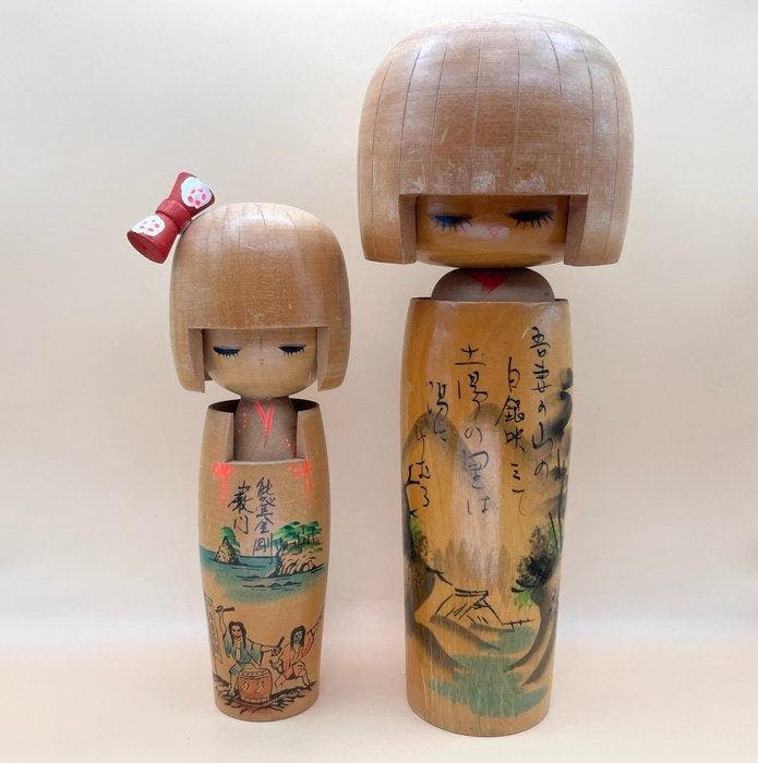 Set van 2 scenische souvenirpopjes door Kunio Miyagawa,, Antiek en Kunst, Curiosa en Brocante