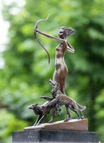 Statue, diana hunting with two dogs - 32 cm - bronze et, Antiek en Kunst