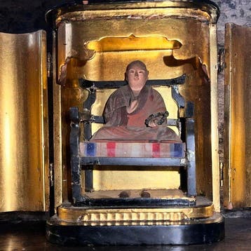 Kb Daishi Figure in Portable Buddhist Shrine Hout,