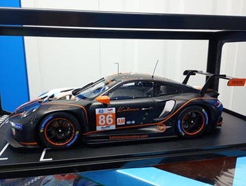 IXO 1:18 - Modelauto - Porsche 911 RSR #86