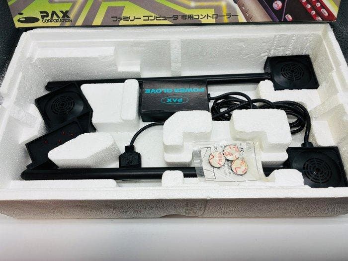Nintendo, PAX - Power Glove - PAX Power Glove for Famicom, Games en Spelcomputers, Spelcomputers | Overige Accessoires