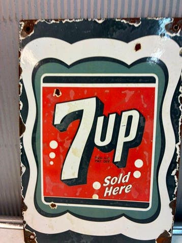7UP Sold Here – Emaille Reclamebord - Emaille bord - Emaille