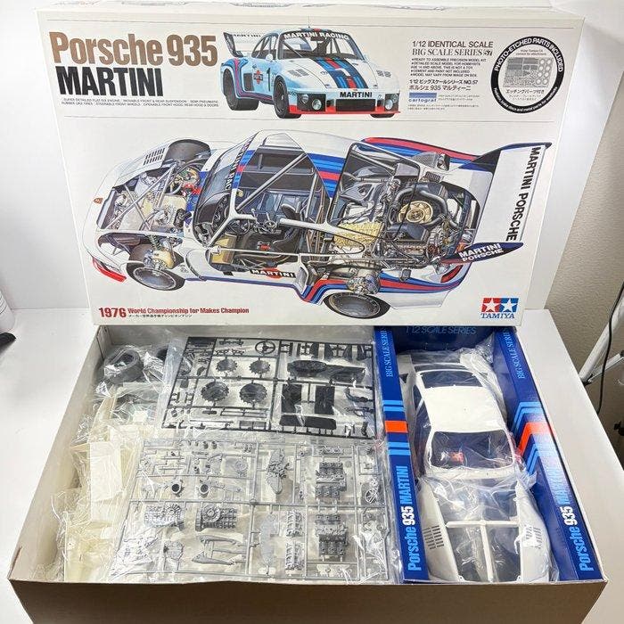 Tamiya 1:12 - Modelbouwdoos - Porsche 935 Martini 1976 World, Hobby en Vrije tijd, Modelauto's | 1:5 tot 1:12