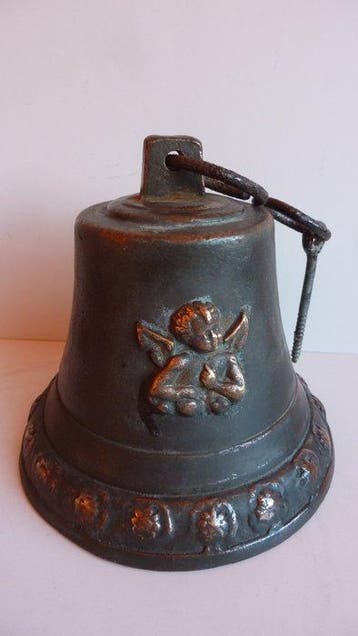 Cloche en bronze antique avec un ange - 18 cm - 4 kg -