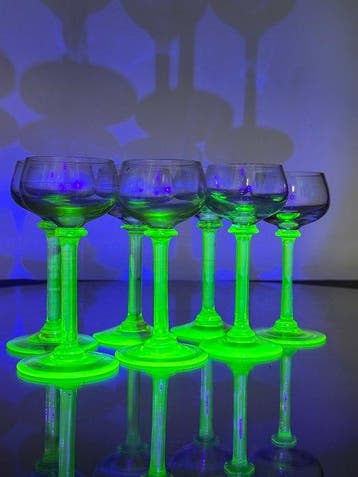Service de boisson pour 6 (7) - Ouraline - 7 verres à vin, Antiquités & Art