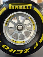 Pneu complet sur la roue - Pirelli - O.Z - Formule 1 **** NO