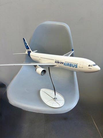 Air Deco - Modelvliegtuig - Airbus A330-200