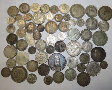 Wereld. Lot de 62 monnaies en argent de divers pays – Poids