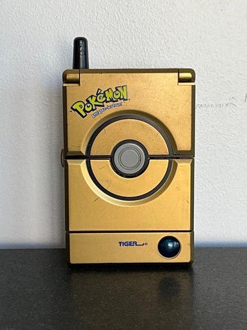 Tiger Pokemon Pokedex Deluxe 2001 Gold Edition
