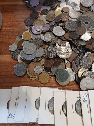 Wereld. Lot of 8,5 kg wereldmunten. (Zonder minimumprijs), Postzegels en Munten