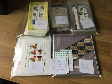 Nederland - Davo de luxe albums 1-2-3 + 717 postfrisse