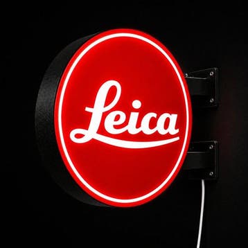 Remake signé Leica - Enseigne lumineuse - ABS, Collections