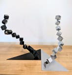 D.B - Escultura cinética y transformable Almas Unidas No