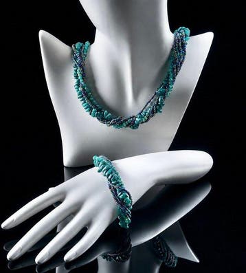 Zesrijige ketting en armband met malachiet en kristallen -